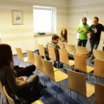 17.1.2015 Kielce. Ponad 350 gier mają do dyspozycji zwolennicy tego typu rozrywki podczas „Wielkiego boju planszówkowego”, odbywającego się w Wojewódzkiej Bibliotece Publicznej w Kielcach. / Wojciech Habdas / Radio Kielce