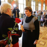 21.1.2015 Kielce. 55 osób pochodzących w większości z Ukrainy, ale także z Bułgarii, Rumunii, Białorusi i Wietnamu otrzymało z rąk wojewody świętokrzyskiego akty nadania obywatelstwa polskiego. / Wojciech Habdas / Radio Kielce