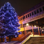 6.12.2014 Kielce. Choinka przed siedzibą Radia Kielce / Wojciech Habdas / Radio Kielce
