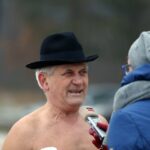 01.01.2014 Noworoczna kąpiel Świętokrzyskiego Klubu Morsów / Stanisław Blinstrub / Radio Kielce