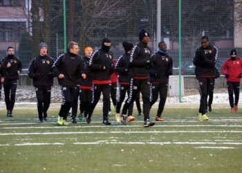 08.01.2015 Pierwszy w 2015 roku trening Korony Kielce / Stanisław Blinstrub / Radio Kielce