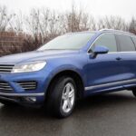W polskich salonach Volkswagena można już kupić terenowo-rekreacyjny model Touareg po tak zwanym liftingu. / Robert Felczak / Radio Kielce