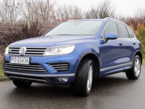 W polskich salonach Volkswagena można już kupić terenowo-rekreacyjny model Touareg po tak zwanym liftingu. / Robert Felczak / Radio Kielce