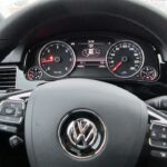 W polskich salonach Volkswagena można już kupić terenowo-rekreacyjny model Touareg po tak zwanym liftingu. / Robert Felczak / Radio Kielce