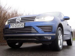 W polskich salonach Volkswagena można już kupić terenowo-rekreacyjny model Touareg po tak zwanym liftingu. / Robert Felczak / Radio Kielce