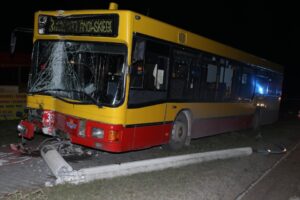 13.01.2015 Wypadek autobusu MPK na ulicy Tarnowskiej / Stanisław Blinstrub / Radio Kielce