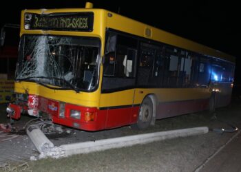 13.01.2015 Wypadek autobusu MPK na ulicy Tarnowskiej / Stanisław Blinstrub / Radio Kielce