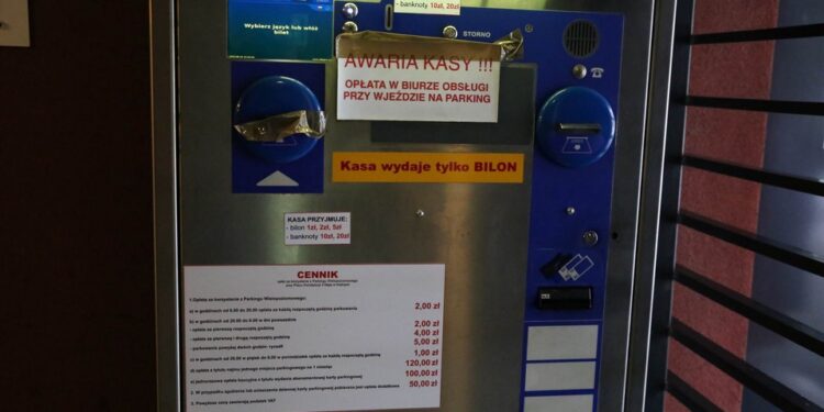 Nie można dokonywać wpłat na parkingu miejskim (26 sierpnia 2014 r.) / Stanisław Blinstrub / Radio Kielce