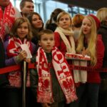 Powitanie polskich piłkarzy ręcznych na lotnisku Chopina w Warszawie (2 lutego 2015) / Wojciech Habdas / Radio Kielce