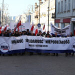 Marsz w obronie demokracji przeszedł ulicami Kielc (14 lutego 2015 r.) / Radio Kielce