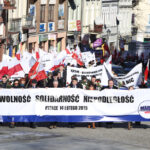Marsz w obronie demokracji przeszedł ulicami Kielc (14 lutego 2015 r.) / Radio Kielce