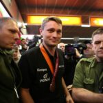 Powitanie polskich piłkarzy ręcznych na lotnisku Chopina w Warszawie (2 lutego 2015) / Wojciech Habdas / Radio Kielce