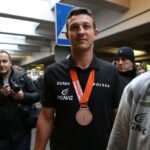 Powitanie polskich piłkarzy ręcznych na lotnisku Chopina w Warszawie (2 lutego 2015) / Wojciech Habdas / Radio Kielce