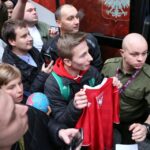 Powitanie polskich piłkarzy ręcznych na lotnisku Chopina w Warszawie (2 lutego 2015) / Wojciech Habdas / Radio Kielce