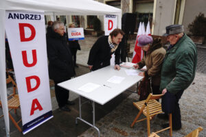 Konferencja PiS na Placu Artystów (26 lutego 2015 r.) / Piotr Michalski / Radio Kielce