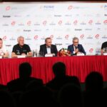 Powitanie polskich piłkarzy ręcznych na lotnisku Chopina w Warszawie (2 lutego 2015) / Wojciech Habdas / Radio Kielce