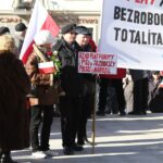 Marsz w obronie demokracji przeszedł ulicami Kielc (14 lutego 2015 r.) / Radio Kielce