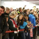 Powitanie polskich piłkarzy ręcznych na lotnisku Chopina w Warszawie (2 lutego 2015) / Wojciech Habdas / Radio Kielce