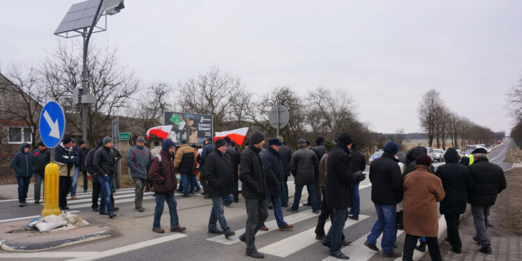 Protest rolników w Podchojnach, powiat jędrzejowski / Krzysztof Żołądek / Radio Kielce