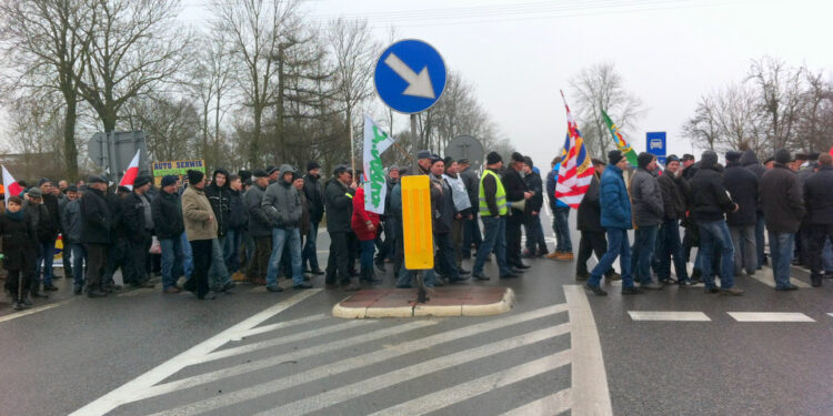 Protest rolników w Podchojnach / Ewa Pociejowska-Gawęda / Radio Kielce