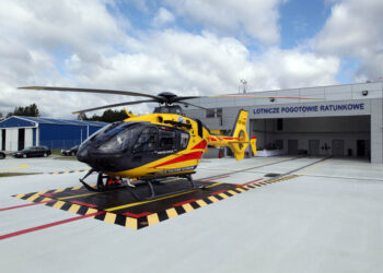 Nowa baza dla kieleckiej Śmigłowcowej Służby Ratownictwa Medycznego. Śmigłowiec Eurocopter EC135 / Wojciech Habdas / Radio Kielce