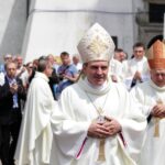 Św. Krzyż. Uroczystość podniesienia do rangi bazyliki mniejszej kościoła na Św. Krzyżu. Biskup Krzysztof Nitkiewicz. / Wojciech Habdas / Radio Kielce