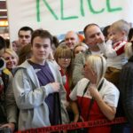 02.02.2015 Polscy Kibice tłumnie przybyli na lotnisko by powitać naszych piłkarzy ręcznych / Wojciech Habdas / Radio Kielce