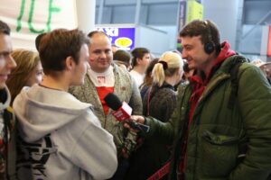 02.02.2015 Polscy Kibice tłumnie przybyli na lotnisko by powitać naszych piłkarzy ręcznych / Wojciech Habdas / Radio Kielce