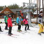 21.2.2015 Kielce. Wiele osób aktywnie spędza ferie zimowe m.in. na stoku na Stadionie. / Wojciech Habdas / Radio Kielce