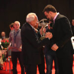 6.2.2015 Kielce. Świętokrzyskie Gwiazdy Sportu 2014. NAJPOPULARNIEJSI SPORTOWCY 2014 - Miejsce 7 Paweł Golański (Korona Kielce, piłka nożna) i 7 399 głosów. W jego imieniu nagrodę odebrał prezes klubu Korona Kielce Marek Paprocki. / Wojciech Habdas / Radio Kielce