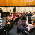 24.2.2015 Kielce. Dzieci z Ośrodka Kultury Ziemowit zwiedzały naszą rozgłośnię. / Wojciech Habdas / Radio Kielce