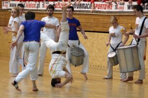 11.02.2015 Prezentacja Korony Kielce runda wiosenna - pokazy Capueiry / Stanisław Blinstrub / Radio Kielce