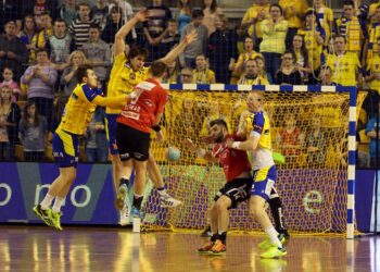 Vive Targi Kielc pokonały we własnej hali Stal Mielec 43:33, prowadząc do prezerwy 19:18. / Stanisław Blinstrub / Radio Kielce