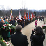 Na kieleckim cmentarzu oddali hołd Żołnierzom Wyklętym (1 marca 2015 r.) / Piotr Michalski / Radio Kielce