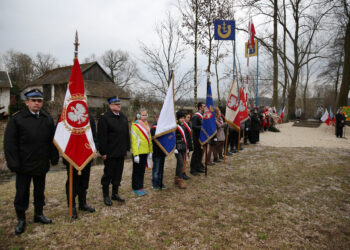 Uroczystości patriotyczne w Grochowiskach (28 marca 2015 r.) / Piotr Michalski / Radio Kielce