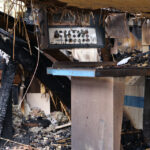 Spalona hala w suchedniowskiej fabryce mebli (22 marca 2015 r.) / Piotr Michalski / Radio Kielce