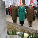 Na kieleckim cmentarzu oddali hołd Żołnierzom Wyklętym (1 marca 2015 r.) / Piotr Michalski / Radio Kielce