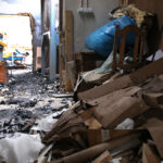 Spalona hala w suchedniowskiej fabryce mebli (22 marca 2015 r.) / Piotr Michalski / Radio Kielce