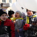 Budzenie Wiosny na ul. Sienkiewicza w Kielcach (20 marca 2015 r.) / Piotr Michalski / Radio Kielce