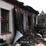 Spalona hala w suchedniowskiej fabryce mebli (22 marca 2015 r.) / Piotr Michalski / Radio Kielce