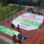 Gigantyczna pisanka prezentem uczniów Norwida dla kielczan (30 marca 2015 r.) / Piotr Michalski / Radio Kielce