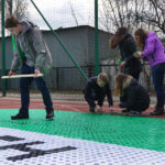 Gigantyczna pisanka prezentem uczniów Norwida dla kielczan (30 marca 2015 r.) / Piotr Michalski / Radio Kielce