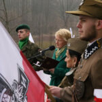 Na kieleckim cmentarzu oddali hołd Żołnierzom Wyklętym (1 marca 2015 r.) / Piotr Michalski / Radio Kielce