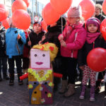 Budzenie Wiosny na ul. Sienkiewicza w Kielcach (20 marca 2015 r.) / Piotr Michalski / Radio Kielce