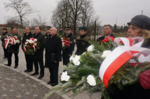 Uroczystości upamiętniające ofiary niemieckiego terroru podczas II wojny światowej w Sandomierzu / Grażyna Szlęzak-Wójcik / Radio Kielce
