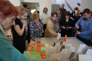 Konsultacje społeczne z seniorami w sprawie zmiany otoczenia parku miejskiego / Kamil Król / Radio Kielce