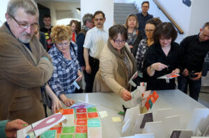 Konsultacje społeczne z seniorami w sprawie zmiany otoczenia parku miejskiego / Kamil Król / Radio Kielce