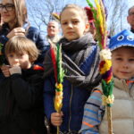 Uroczysta procesja wraz z poświęceniem palm w parafii pw. św. Wojciecha w Kielcach / Kamil Król / Radio Kielce