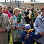 Uroczysta procesja wraz z poświęceniem palm w parafii pw. św. Wojciecha w Kielcach / Kamil Król / Radio Kielce