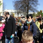 Uroczysta procesja wraz z poświęceniem palm w parafii pw. św. Wojciecha w Kielcach / Kamil Król / Radio Kielce